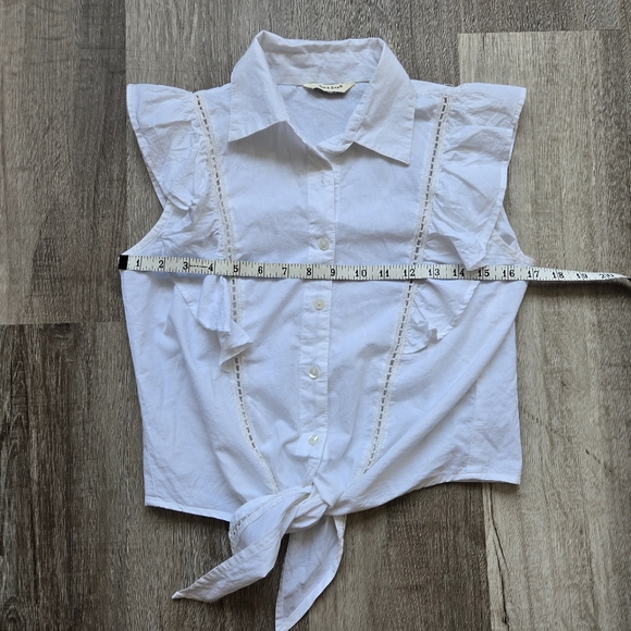 White Ruffle Sleeve Button-Up Top - Picture 2 of 9